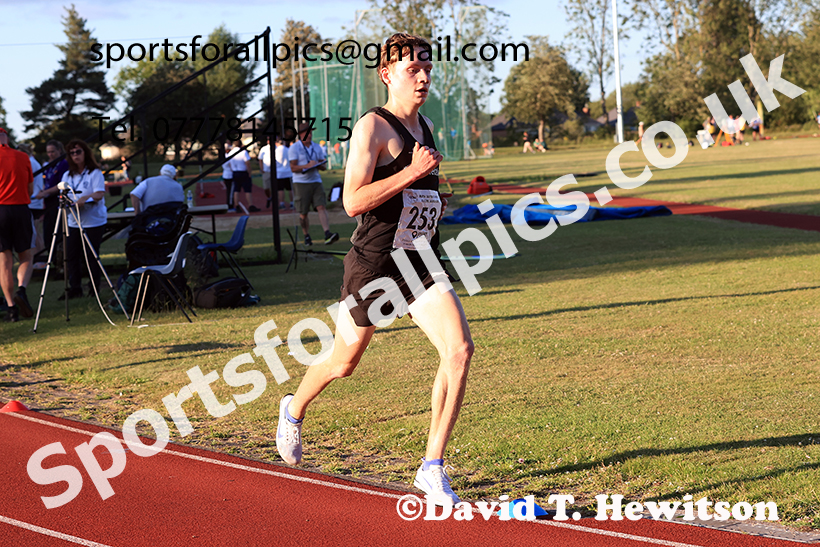 3000 metres, 2025 NEGP No 4, Monkton. Photo: David T. Hewitson/Sports for All Pics